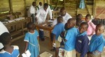 Pupils of GPS of Molyko during blood collection: cliquer pour aggrandir