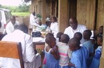 Pupils of Catholic School of Muea during blood collection: cliquer pour aggrandir