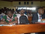 De gauche  droite, Dr Wankeu, Dr Assomo Peguy et M. Amadou Alim: cliquer pour aggrandir
