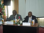 De gauche  droite, Pr. Lehman Lopold, Prsident du CEI-UD et Pr. Ndogmo Alain: cliquer pour aggrandir